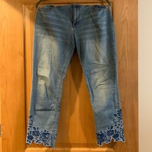 Cropped Floral denim jeans